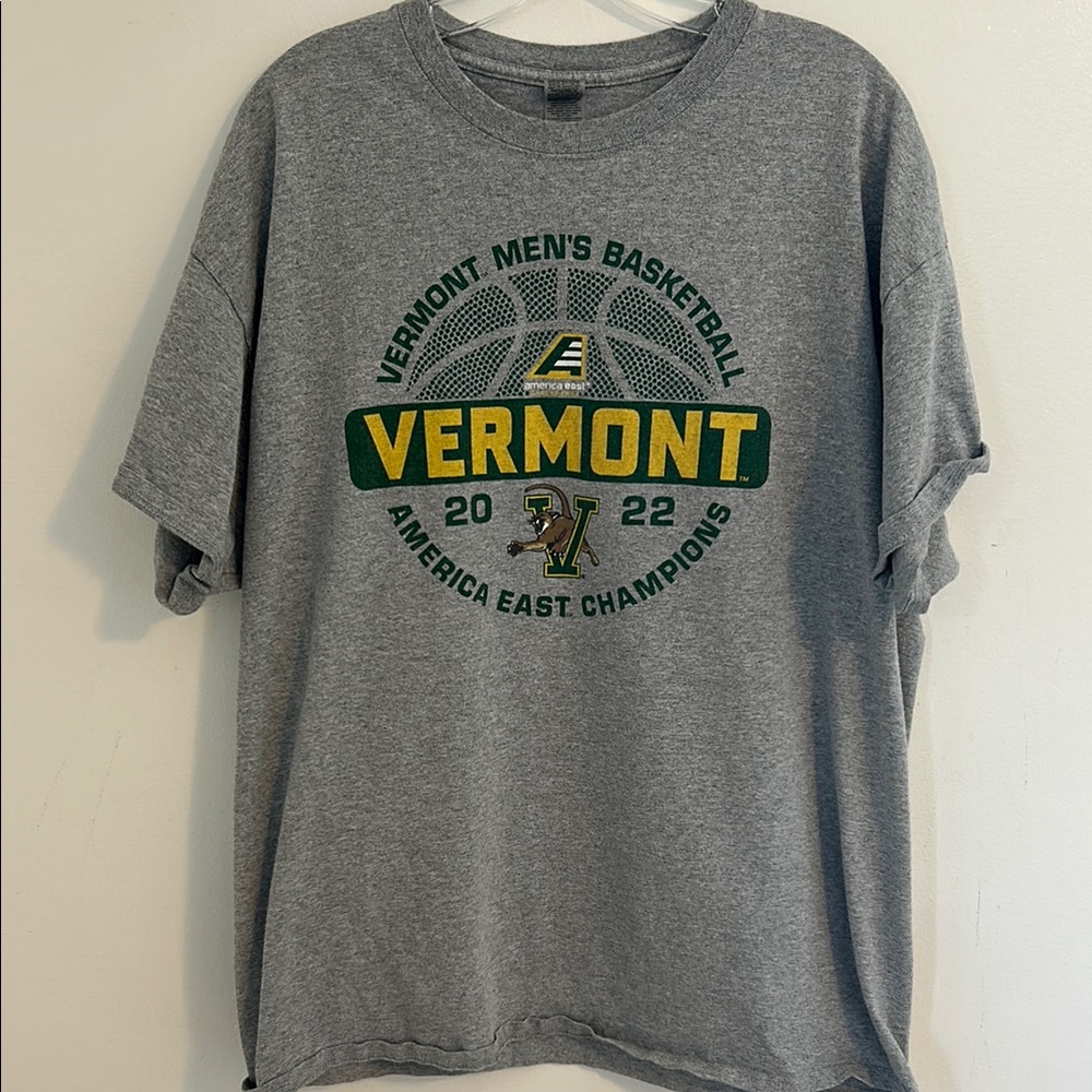 University of Vermont Catamounts Basketball American East Champions Shirt Sz XL